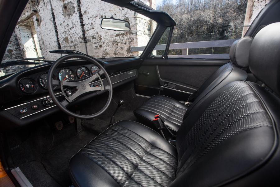 Интерьер Porsche 911 S 2.2 Targa (911) 1969 года  (фото 23 из 42)